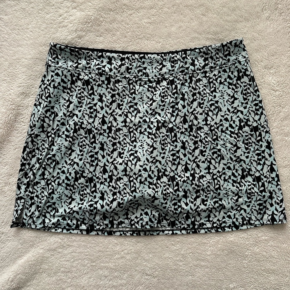 VGUC Tranquility Skort size large